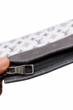 Louis Vuitton pouch - Image 3